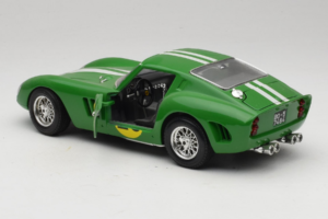 Ferrari 250 GTO #26 Verde Riscas Brancas 1962 Bburago 1:18 3011-G3 Metal - imagem 5 de 8