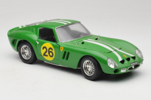 Ferrari 250 GTO #26 Verde Riscas Brancas 1962 Bburago 1:18 3011-G3 Metal - imagem 6 de 8
