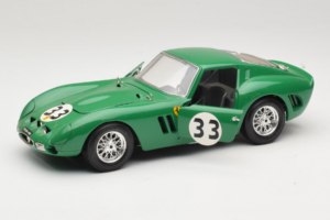 Ferrari 250 GTO #33 Verde Bburago 1:18 3011-G1 Metal - imagem 2 de 8