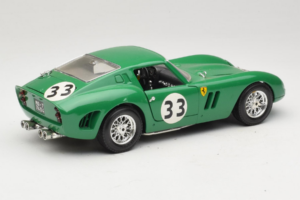 Ferrari 250 GTO #33 Verde Bburago 1:18 3011-G1 Metal - imagem 3 de 8