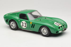 Ferrari 250 GTO #33 Verde Bburago 1:18 3011-G1 Metal - imagem 6 de 8