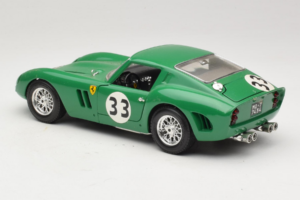 Ferrari 250 GTO #33 Verde Bburago 1:18 3011-G1 Metal - imagem 7 de 8