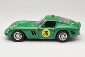 Ferrari 250 GTO #35 Verde 1962 Bburago 1:18 3011-G2 Metal - imagem 4 de 8