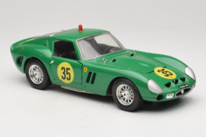 Ferrari 250 GTO #35 Verde 1962 Bburago 1:18 3011-G2 Metal - imagem 6 de 8