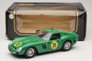 Ferrari 250 GTO #35 Verde 1962 Bburago 1:18 3011-G2 Metal - imagem 8 de 8