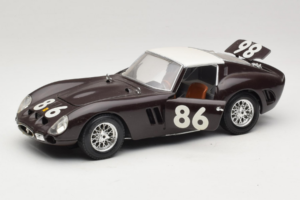 Ferrari 250 GTO #86 Preto Bburago 1:18 3011-B1 Metal - imagem 2 de 8