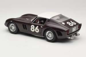 Ferrari 250 GTO #86 Preto Bburago 1:18 3011-B1 Metal - imagem 7 de 8
