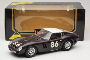 Ferrari 250 GTO #86 Preto Bburago 1:18 3011-B1 Metal - imagem 8 de 8