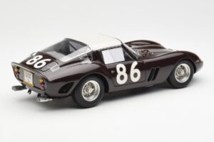Ferrari 250 GTO #86 Targa Florio 1962 CMC 1:18 M-156 Metal - imagem 2 de 6