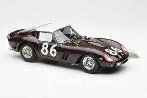 Ferrari 250 GTO #86 Targa Florio 1962 CMC 1:18 M-156 Metal - imagem 4 de 6
