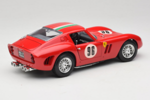 Ferrari 250 GTO #96 Vermelho 1962 Bburago 1:18 3011-N1 Metal - imagem 3 de 8