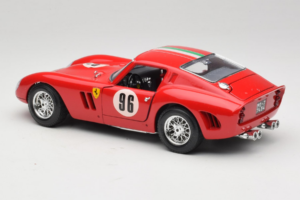 Ferrari 250 GTO #96 Vermelho 1962 Bburago 1:18 3011-N1 Metal - imagem 7 de 8