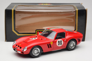Ferrari 250 GTO #96 Vermelho 1962 Bburago 1:18 3011-N1 Metal - imagem 8 de 8