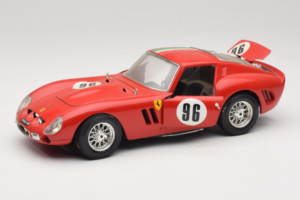 Ferrari 250 GTO #96 Vermelho Bandeira Italiana 1962 Bburago 1:18 3011-P2 Metal - imagem 2 de 8
