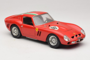 Ferrari 250 GTO #96 Vermelho Bandeira Italiana 1962 Bburago 1:18 3011-P2 Metal - imagem 6 de 8