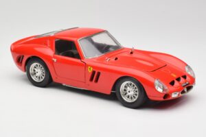 Ferrari 250 GTO Vermelho Bburago 1:18 3011 Metal - imagem 6 de 8