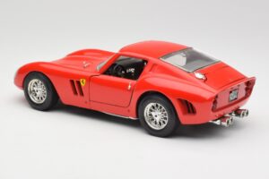 Ferrari 250 GTO Vermelho Bburago 1:18 3011 Metal - imagem 7 de 8