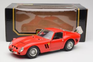 Ferrari 250 GTO Vermelho Bburago 1:18 3011 Metal - imagem 8 de 8