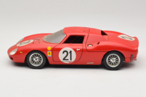 Ferrari 250 LM #21 M. Gregory / J. Rindt 24 Hours of Le Mans 1965 Bburago 1:18 3033-P2 Metal - imagem 4 de 8