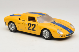 Ferrari 250 LM #22 Amarelo 1965 Bburago 1:18 3333-Y1 Metal - imagem 6 de 8
