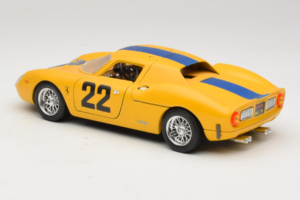 Ferrari 250 LM #22 Amarelo 1965 Bburago 1:18 3333-Y1 Metal - imagem 7 de 8