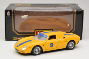 Ferrari 250 LM #9 Amarelo 1965 Bburago 1:18 3033-Y1 Metal - imagem 8 de 8