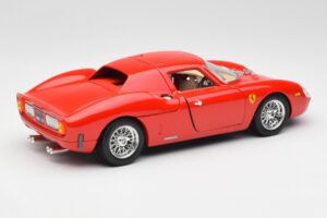 Ferrari 250 Le Mans Vermelho Bburago 1:18 3033 Metal - imagem 3 de 8