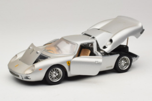 Ferrari 250 LM Prata Bburago 1:18 3033-S1 Metal - imagem 2 de 8