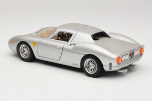 Ferrari 250 LM Prata Bburago 1:18 3033-S1 Metal - imagem 7 de 8