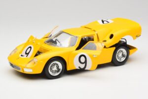 Ferrari 250 LM #21 M. Gregory / J. Rindt NART 24 Hours of Le Mans Winner 1965 Hot Wheels 1:18 25729 Metal - imagem 2 de 8