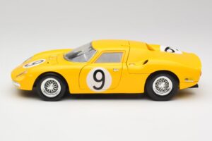 Ferrari 250 LM #21 M. Gregory / J. Rindt NART 24 Hours of Le Mans Winner 1965 Hot Wheels 1:18 25729 Metal - imagem 4 de 8