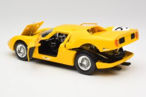 Ferrari 250 LM #21 M. Gregory / J. Rindt NART 24 Hours of Le Mans Winner 1965 Hot Wheels 1:18 25729 Metal - imagem 5 de 8