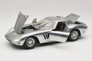 Ferrari 275 GTB Chrome Prateado Guiloy 1:18 B004 Metal - imagem 2 de 8