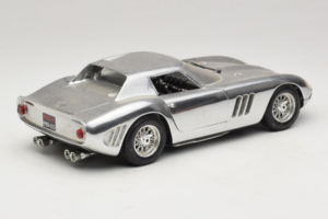 Ferrari 275 GTB Chrome Prateado Guiloy 1:18 B004 Metal - imagem 3 de 8