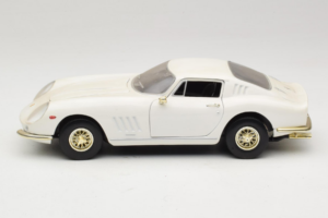 Ferrari 275 GTB/4 Branco ERTL 1:18 7493 Metal - imagem 4 de 8