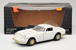 Ferrari 275 GTB/4 Branco ERTL 1:18 7493 Metal - imagem 8 de 8