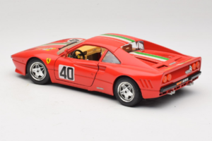 Ferrari 288 GTO #40 Vermelho Bandeira Italiana 1984 Bburago 1:18 3027-P1 Metal - imagem 7 de 8