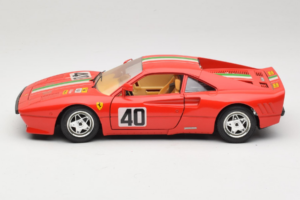 Ferrari 288 GTO #40 Vermelho Bandeira Italiana 1984 Bburago 1:18 3027-P1 Metal - imagem 4 de 8