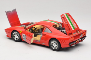 Ferrari 288 GTO #40 Vermelho Bandeira Italiana 1984 Bburago 1:18 3027-P1 Metal - imagem 5 de 8