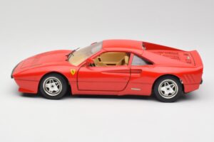 Ferrari 288 GTO Vermelho Bburago 1:18 3027 Metal - imagem 4 de 8