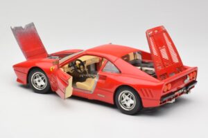 Ferrari 288 GTO Vermelho Bburago 1:18 3027 Metal - imagem 5 de 8