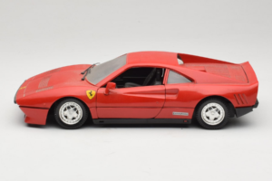 Ferrari 288 GTO Vermelho Tonka 1:18 3233 Metal - imagem 4 de 8