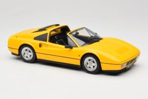 Ferrari 328 GTS Amarelo KK-Scale 1:18 KKDC180552 Metal - imagem 4 de 6