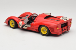 Ferrari 330 P4 #20 Vermelho 1967 Revell 1:18 48822-P1 Metal - imagem 5 de 8