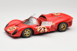 Ferrari 330 P4 #23 L. Bandini / C. Amon 24 Hours of Daytona Winner 1967 Revell 1:18 48833 Metal - imagem 2 de 8