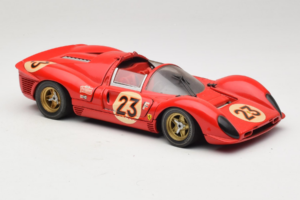 Ferrari 330 P4 #23 L. Bandini / C. Amon 24 Hours of Daytona Winner 1967 Revell 1:18 48833 Metal - imagem 6 de 8