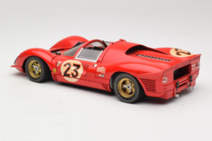 Ferrari 330 P4 #23 L. Bandini / C. Amon 24 Hours of Daytona Winner 1967 Revell 1:18 48833 Metal - imagem 7 de 8