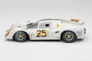 Ferrari 330 P4 #25 Branco Revell 1:18 48845 Metal - imagem 4 de 8