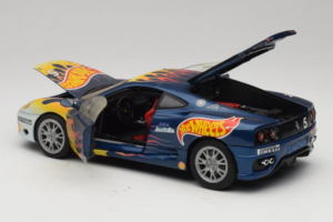 Ferrari 360 Modena Challenge #5 Hot Wheels Purple Fire Livery 1999 Bburago 1:18 29619 Metal - imagem 5 de 8