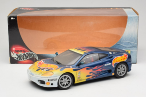 Ferrari 360 Modena Challenge #5 Hot Wheels Purple Fire Livery 1999 Bburago 1:18 29619 Metal - imagem 8 de 8